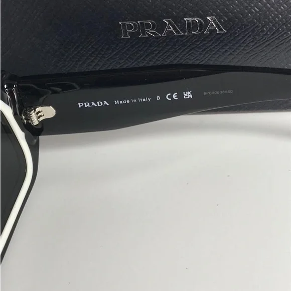 New - 💯Authentic - New - Prada Eyewear PR 06YS rectangle frame sunglasses - Picture 15 of 16